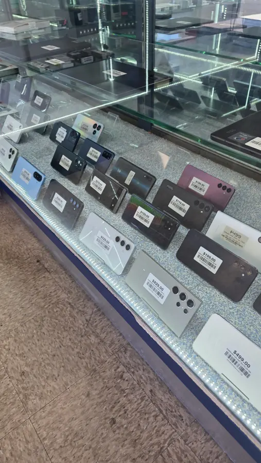 Unlocked phones with price tags